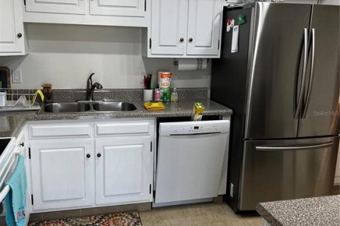 Copropriété à louer à Sarasota, Floride: 2 chambres, 112.69 m2 № 212987 - photo 8