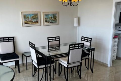 Copropriété à louer à Sarasota, Floride: 2 chambres, 112.69 m2 № 212987 - photo 5