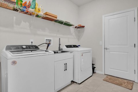 Casa en venta en Winter Haven, Florida, 4 dormitorios, 232.53 m2 № 1421373 - foto 15