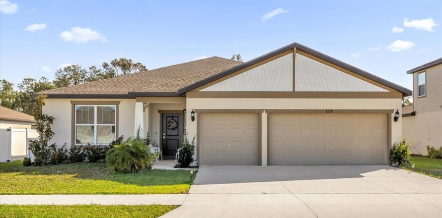 Casa en Winter Haven, Florida 4 dormitorios, 232.53 m2 № 1421373