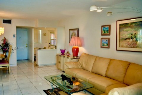 Купить кондоминиум в Авентура, Флорида 2 спальни, 100.61м2, № 1739905 - фото 6