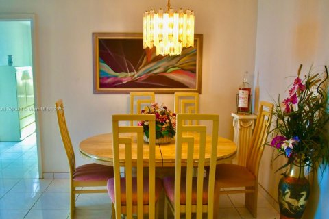 Купить кондоминиум в Авентура, Флорида 2 спальни, 100.61м2, № 1739905 - фото 8
