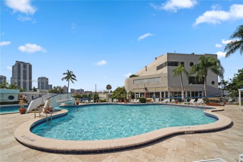 Condo in Aventura, Florida, 2 bedrooms  № 1811221 - photo 30