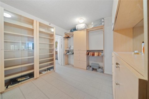 Condo in Aventura, Florida, 2 bedrooms  № 1811221 - photo 17