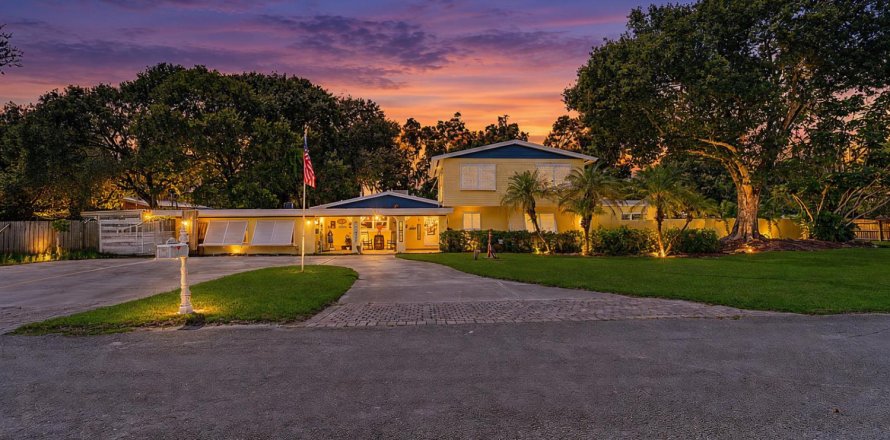 Casa en St. Lucie, Florida 4 dormitorios, 318.65 m2 № 2382677