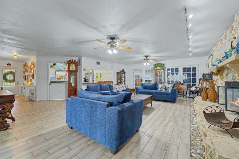 Casa en venta en St. Lucie, Florida, 4 dormitorios, 318.65 m2 № 2382677 - foto 15
