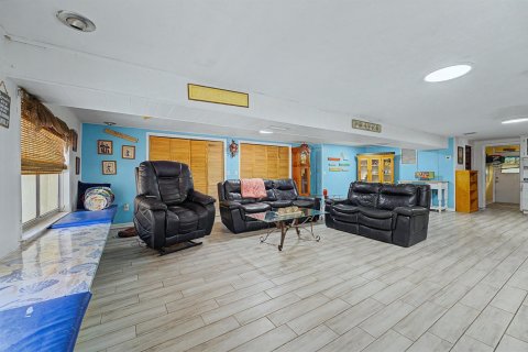 Casa en venta en St. Lucie, Florida, 4 dormitorios, 318.65 m2 № 2382677 - foto 19