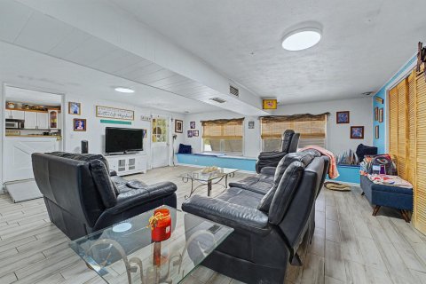 Casa en venta en St. Lucie, Florida, 4 dormitorios, 318.65 m2 № 2382677 - foto 22