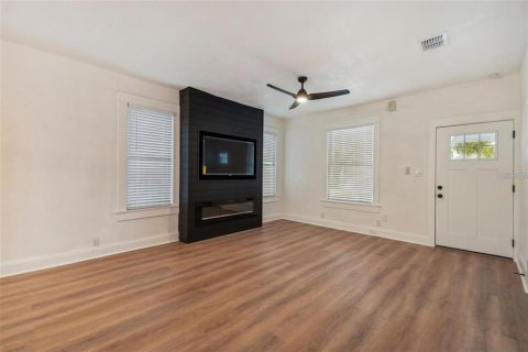 Casa en venta en Tampa, Florida, 3 dormitorios, 117.06 m2 № 1723026 - foto 28