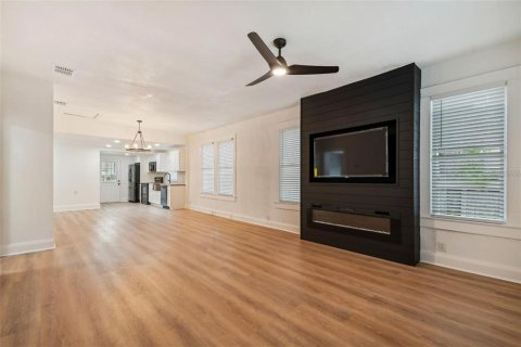 Casa en venta en Tampa, Florida, 3 dormitorios, 117.06 m2 № 1723026 - foto 5