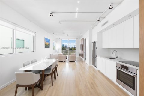 Снять в аренду кондоминиум в Майами-Бич, Флорида 2 спальни, 97.08м2, № 1968721 - фото 9