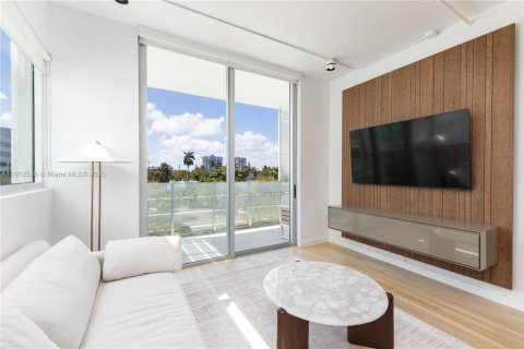 Снять в аренду кондоминиум в Майами-Бич, Флорида 2 спальни, 97.08м2, № 1968721 - фото 10
