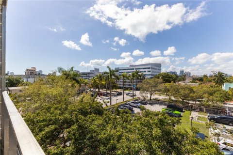 Снять в аренду кондоминиум в Майами-Бич, Флорида 2 спальни, 97.08м2, № 1968721 - фото 20