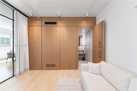 Снять в аренду кондоминиум в Майами-Бич, Флорида 2 спальни, 97.08м2, № 1968721 - фото 5