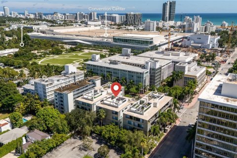 Снять в аренду кондоминиум в Майами-Бич, Флорида 2 спальни, 97.08м2, № 1968721 - фото 30