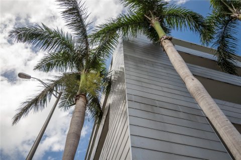 Снять в аренду кондоминиум в Майами-Бич, Флорида 2 спальни, 97.08м2, № 1968721 - фото 27