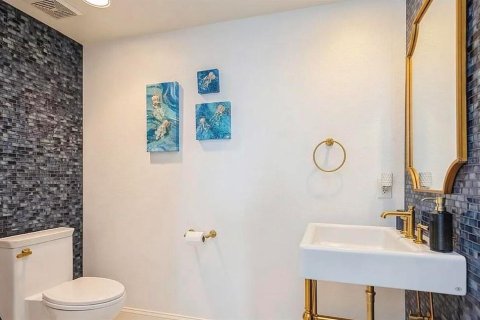 Condo in Clearwater, Florida, 3 bedrooms  № 2380445 - photo 16