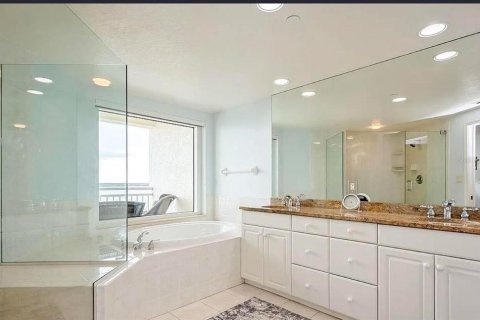 Condo in Clearwater, Florida, 3 bedrooms  № 2380445 - photo 19