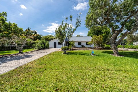 House in Davie, Florida 4 bedrooms, 297.75 sq.m. № 1881987 - photo 2