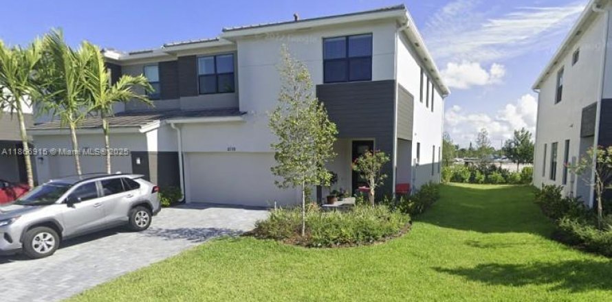 Townhouse in Lake Worth, Florida 3 bedrooms, 215.25 sq.m. № 1926271