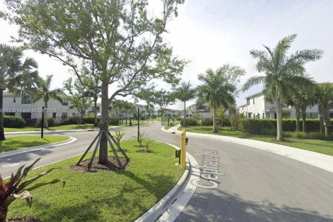 Townhouse in Lake Worth, Florida 3 bedrooms, 215.25 sq.m. № 1926271 - photo 4