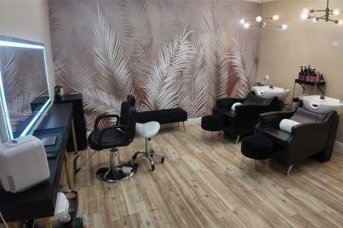 Propiedad comercial en venta en Doral, Florida № 2173548 - foto 13