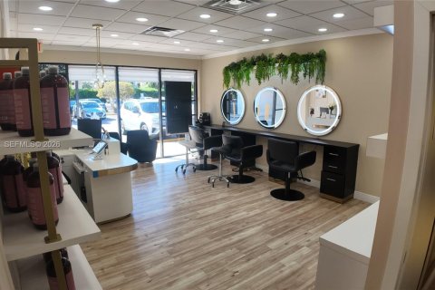 Propiedad comercial en venta en Doral, Florida № 2173548 - foto 5