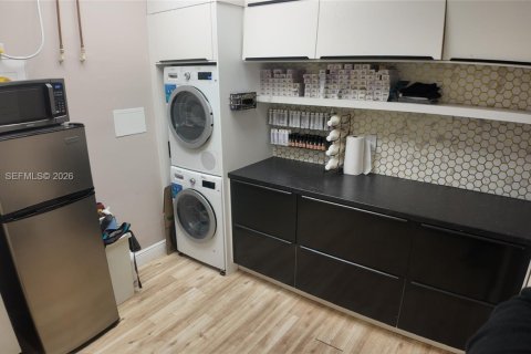 Propiedad comercial en venta en Doral, Florida № 2173548 - foto 21