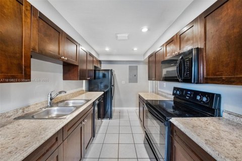 House in Miami, Florida 3 bedrooms, 114.46 sq.m. № 1781933 - photo 23