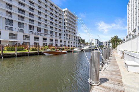 Condominio en venta en Fort Lauderdale, Florida, 2 dormitorios, 130.06 m2 № 2272511 - foto 24