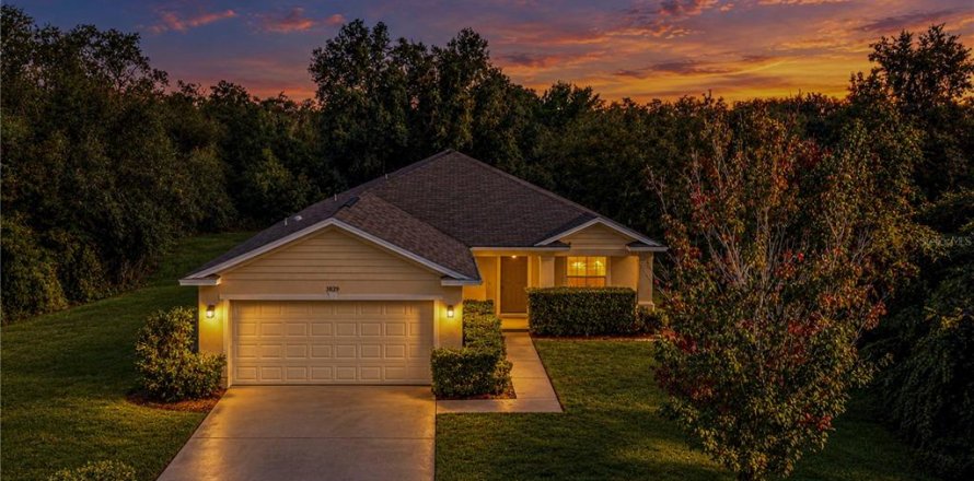 Villa ou maison à Lake Wales, Floride 3 chambres, 138.42 m2 № 2431760