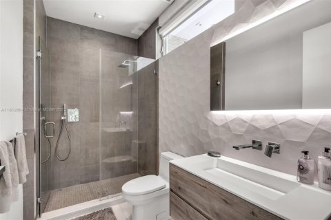 House in Key Biscayne, Florida 6 bedrooms, 595.04 sq.m. № 2021108 - photo 29