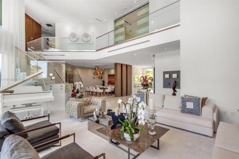 House in Key Biscayne, Florida 6 bedrooms, 595.04 sq.m. № 2021108 - photo 8