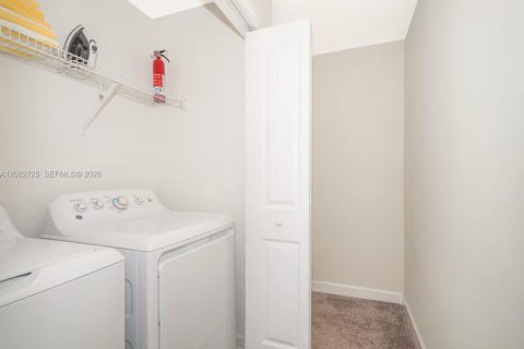 Touwnhouse à vendre à Kissimmee, Floride: 4 chambres № 2170372 - photo 10