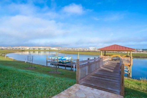 Touwnhouse à vendre à Kissimmee, Floride: 4 chambres № 2170372 - photo 28