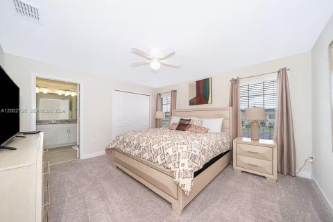 Touwnhouse à vendre à Kissimmee, Floride: 4 chambres № 2170372 - photo 14