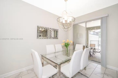 Touwnhouse à vendre à Kissimmee, Floride: 4 chambres № 2170372 - photo 7