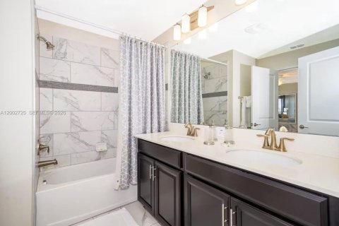 Touwnhouse à vendre à Kissimmee, Floride: 4 chambres № 2170372 - photo 5