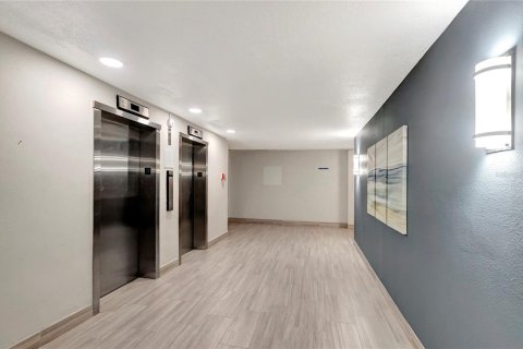 Copropriété à louer à Treasure Island, Floride: 2 chambres, 121.52 m2 № 2408200 - photo 30