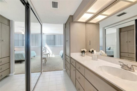 Copropriété à louer à Treasure Island, Floride: 2 chambres, 121.52 m2 № 2408200 - photo 20