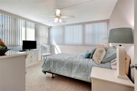 Copropriété à louer à Treasure Island, Floride: 2 chambres, 121.52 m2 № 2408200 - photo 17