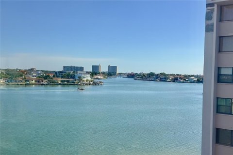 Copropriété à louer à Treasure Island, Floride: 2 chambres, 121.52 m2 № 2408200 - photo 16