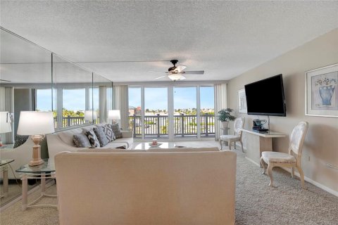 Copropriété à louer à Treasure Island, Floride: 2 chambres, 121.52 m2 № 2408200 - photo 4