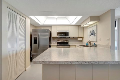 Copropriété à louer à Treasure Island, Floride: 2 chambres, 121.52 m2 № 2408200 - photo 7