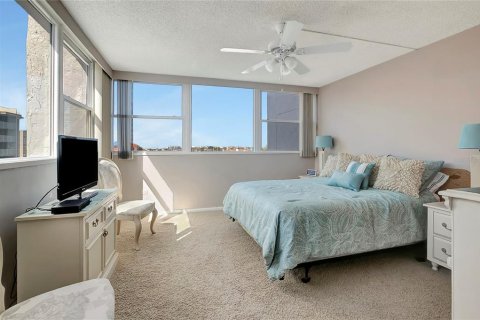 Copropriété à louer à Treasure Island, Floride: 2 chambres, 121.52 m2 № 2408200 - photo 15