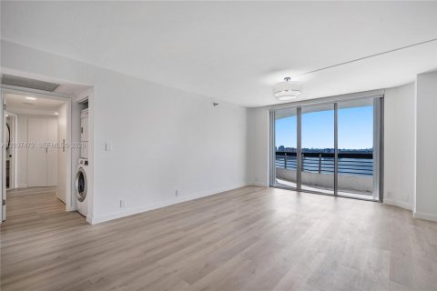 Copropriété à louer à Aventura, Floride: 2 chambres, 109.72 m2 № 2154226 - photo 6