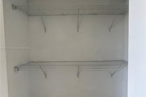 Снять в аренду кондоминиум в Майами, Флорида 1 спальня, 60.67м2, № 1775259 - фото 7