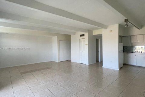 Снять в аренду кондоминиум в Майами, Флорида 1 спальня, 60.67м2, № 1775259 - фото 14