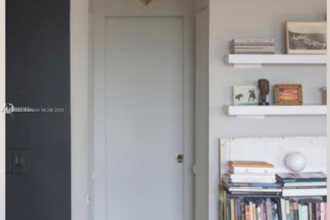 Снять в аренду кондоминиум в Майами, Флорида 1 спальня, 60.67м2, № 1775259 - фото 18