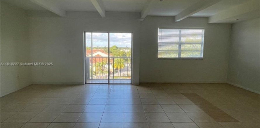 Кондоминиум с 1 спальней в Майами, Флорида № 1775259